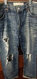 Gap relaxed boyfriend distressed jean